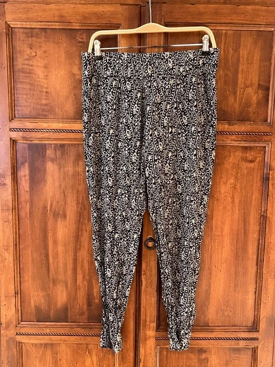 Nom Black & Tan print Joggers | Front & Back Pockets | Size M | Like New - Picture 8 of 10